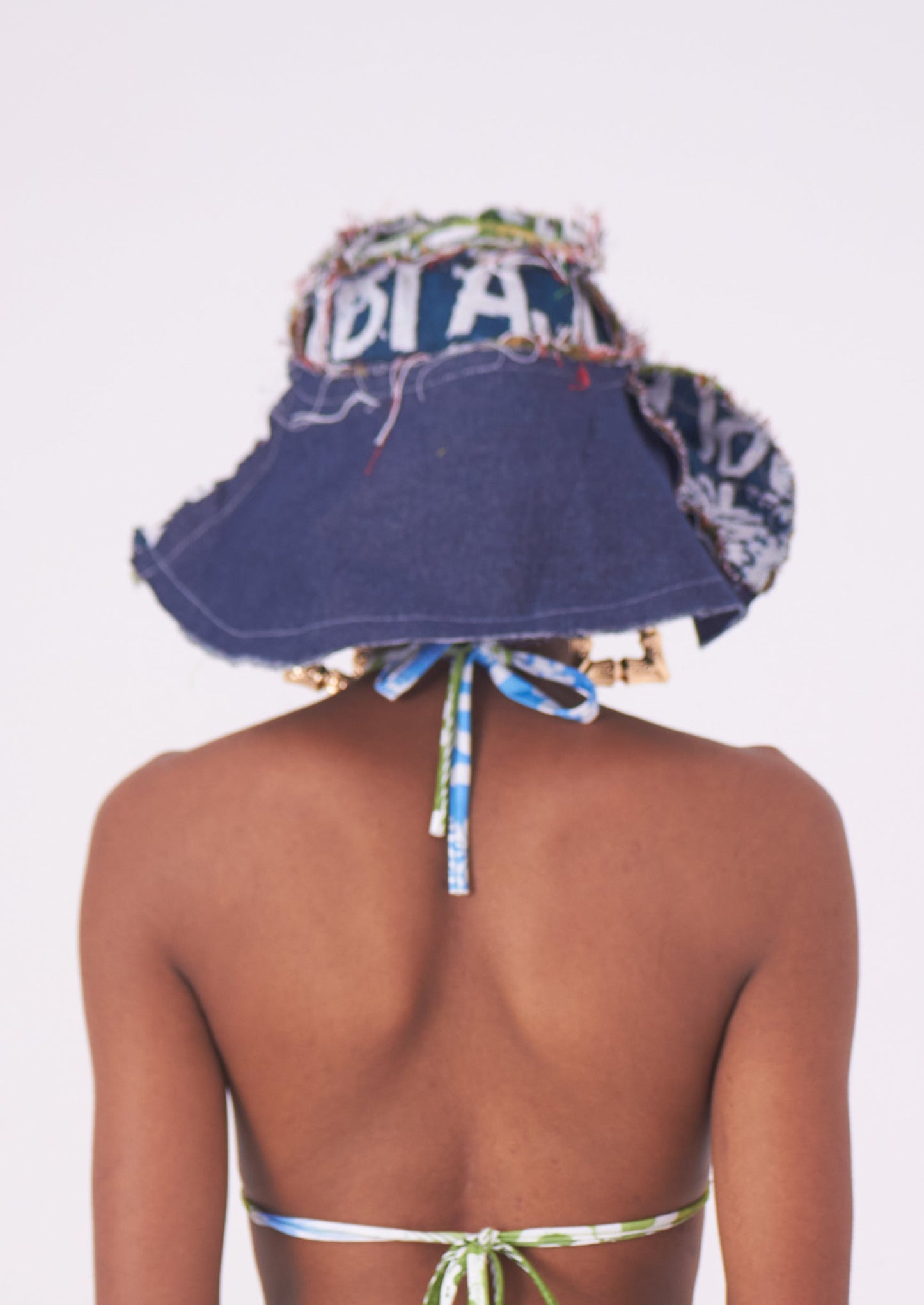 Alẹmọ Bucket Hat