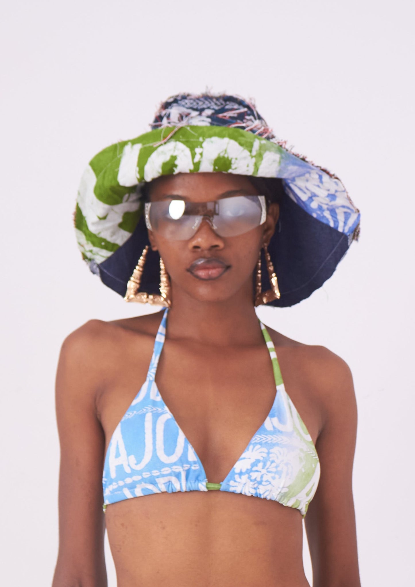 Alẹmọ Bucket Hat