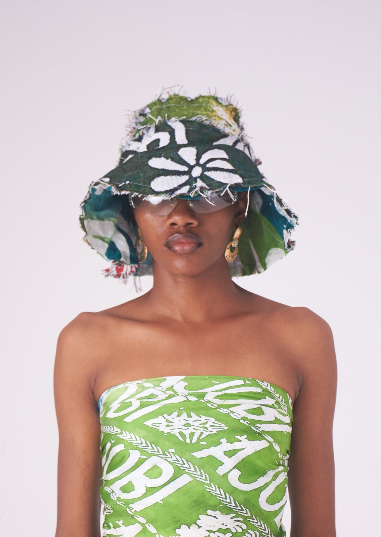 Alẹmọ Bucket Hat