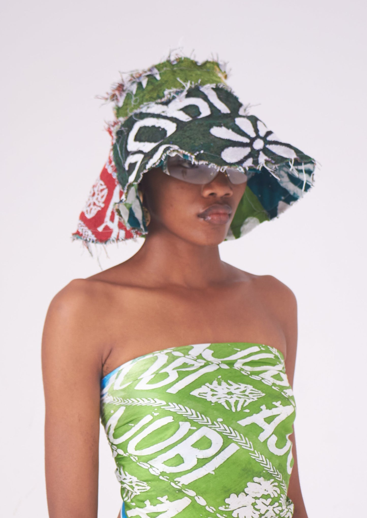 Alẹmọ Bucket Hat